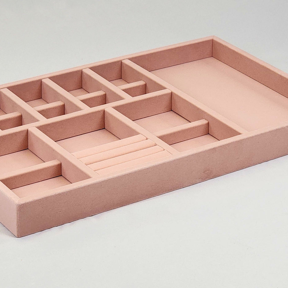 
                      
                        Standard Tray With Earrings
                      
                    