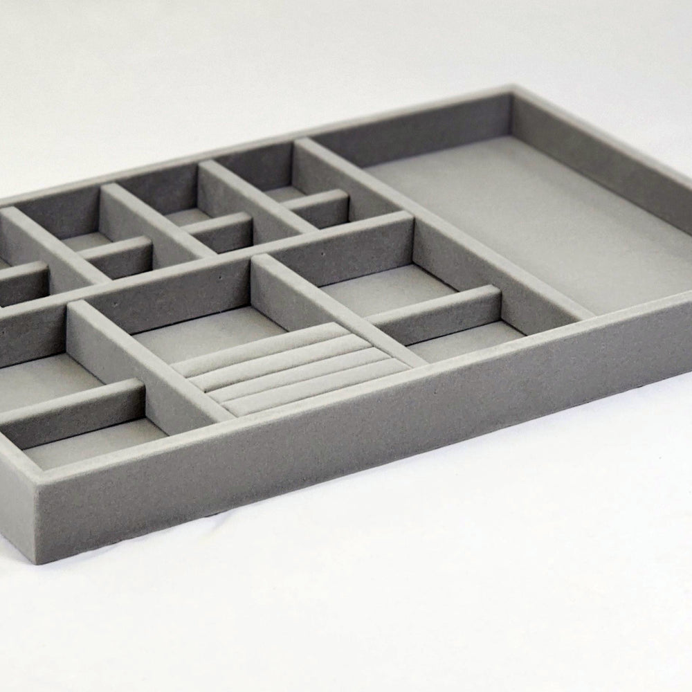 
                      
                        Standard Tray With Earrings
                      
                    